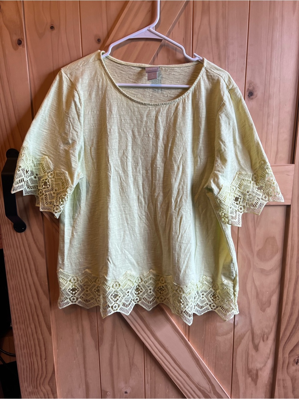 Chico’s Butter Yellow Lace Crochet Detail Tee XL Summer Boho Hippie Coastal EUC